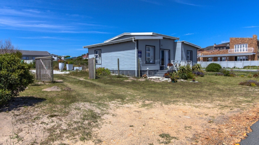 4 Bedroom Property for Sale in De Kelders Western Cape